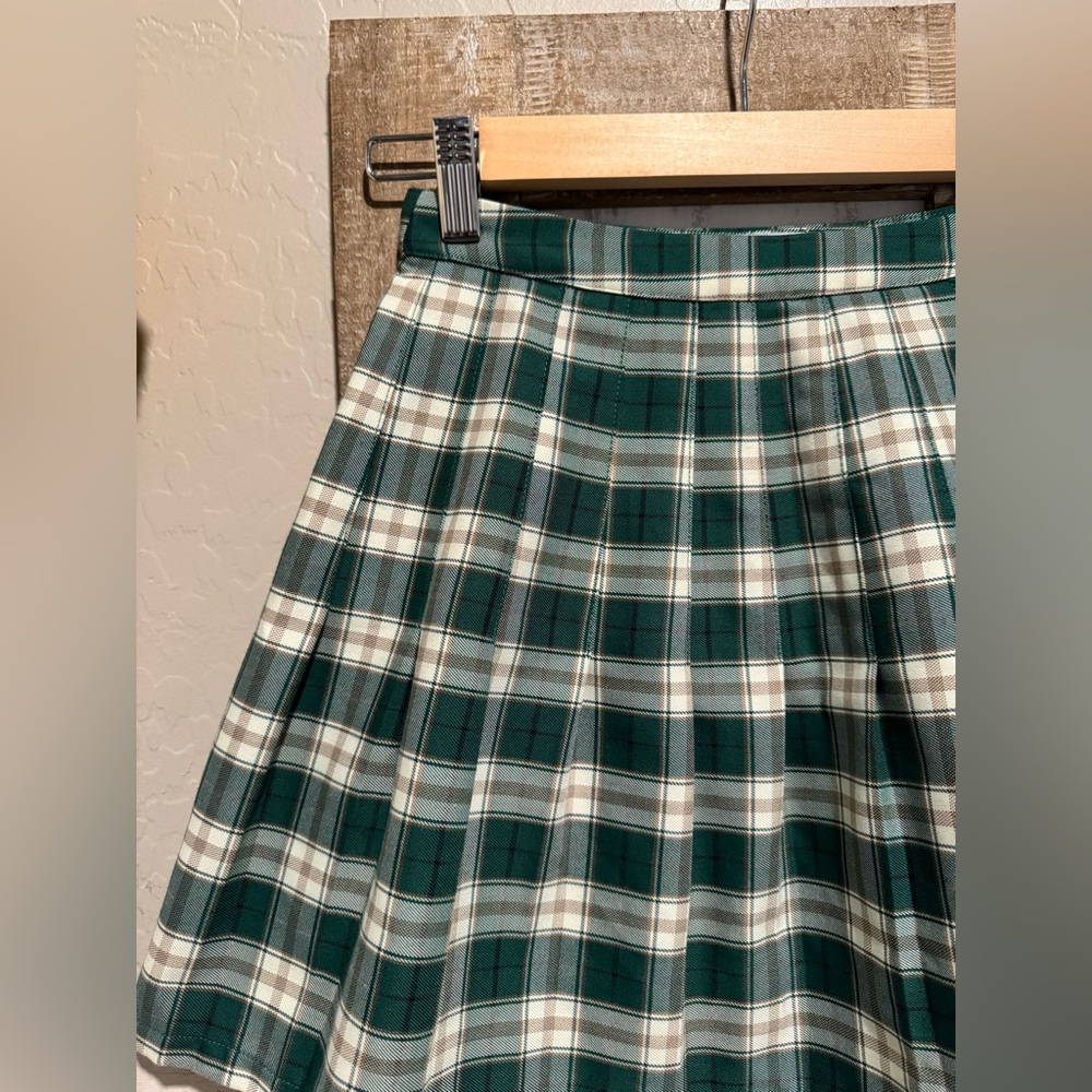 Urban Outfitters Pleated Mini Skirt X Small Green Plaid School Preppy Academia - Picture 13 of 14